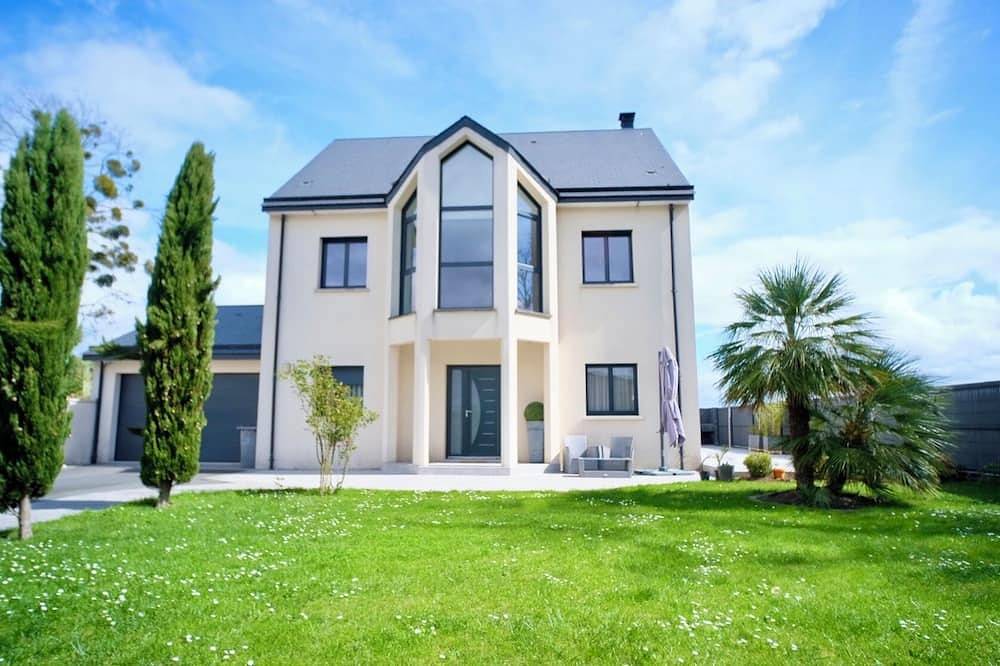 Villa Zara in Bienheureux-Marcel-Callo-du-Plateau, Caen region
