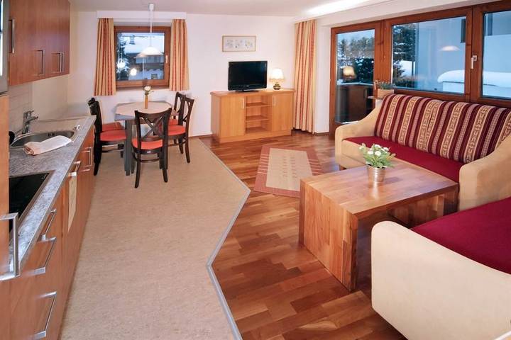 Vakantiewoning voor 4 personen, with Balkon and Terras as well as Tuin and Sauna in Lofer