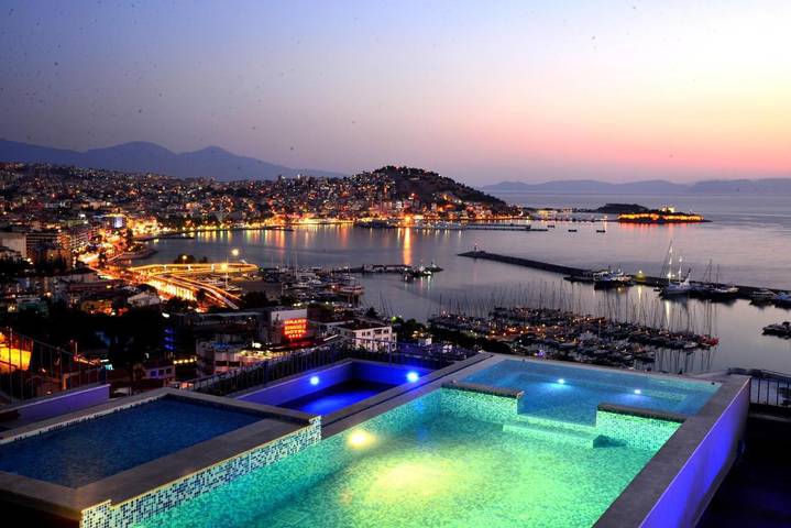 Appartement de vacances pour 5 personnes, avec terrasse ainsi que vue et piscine - 1