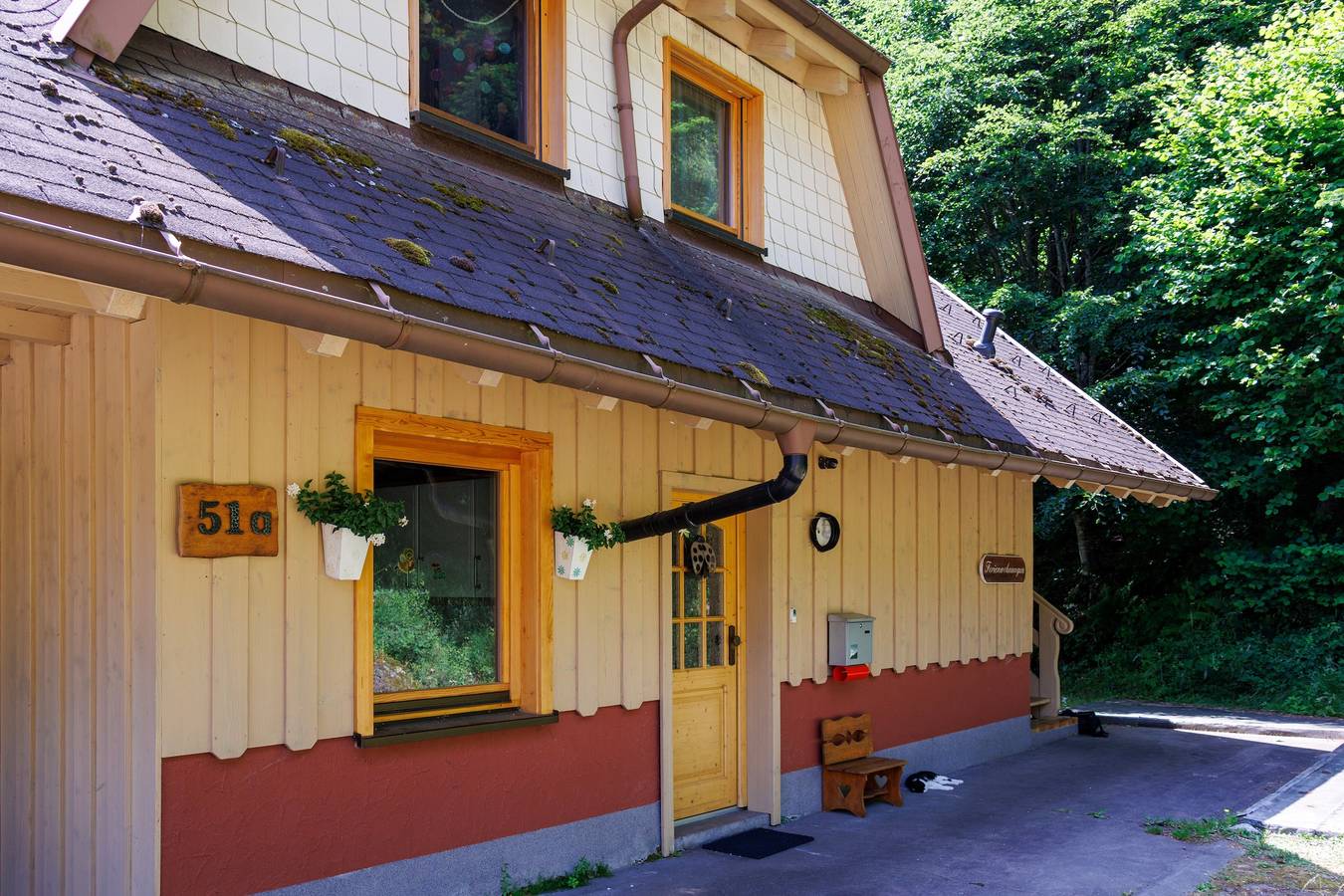 Ganze Wohnung, Ferienwohnung '2' mit gemeinsamer Terrasse, Balkon und Wi-Fi in Hornberg, Mittlerer Schwarzwald