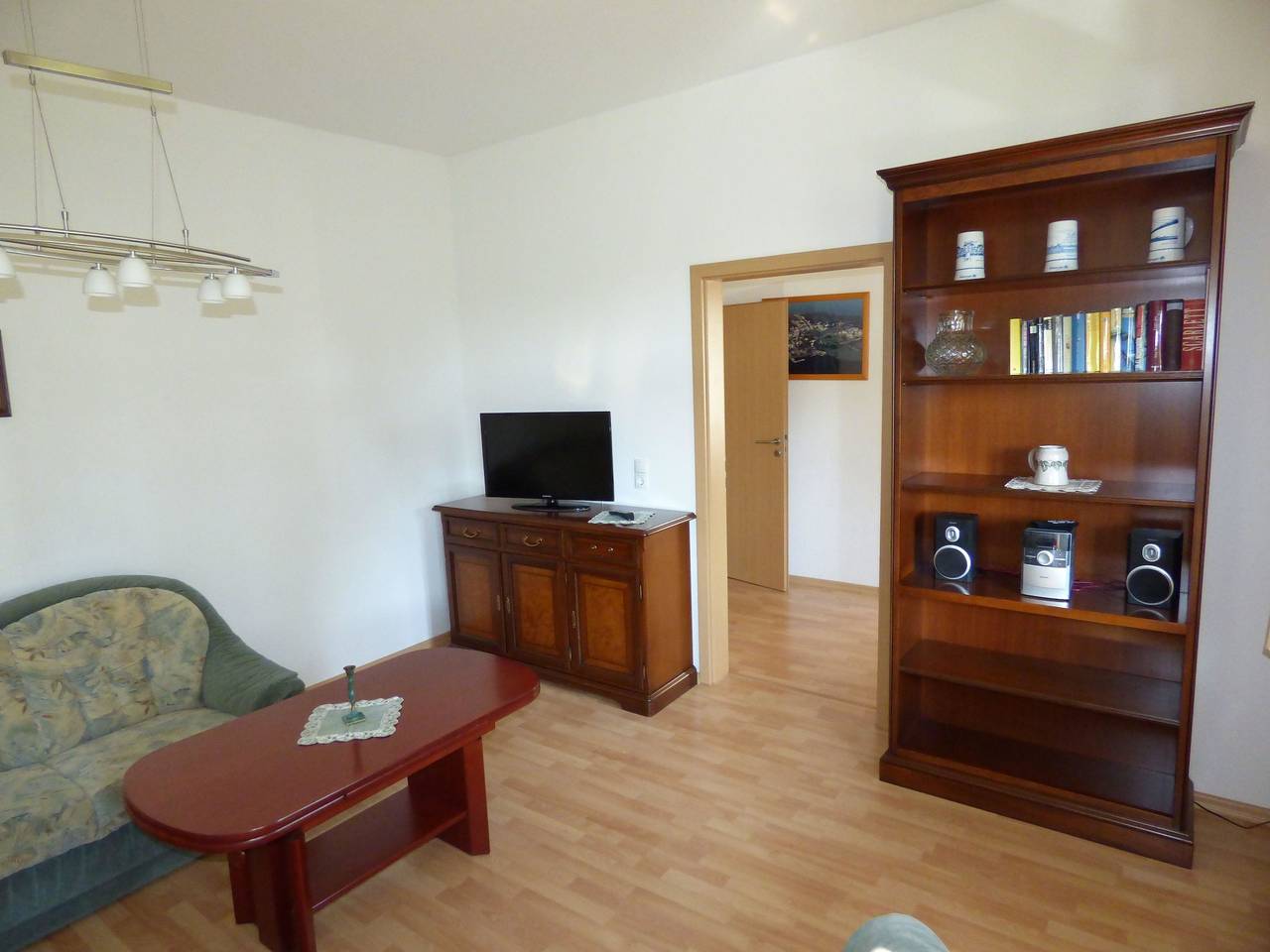 Apartamento vacacional entero, Sonnige Ferienwohnung -100qm - im 1. Obergeschoss der Villa Walhall in einem parkähnlichen Garten in Sellin, Rügen