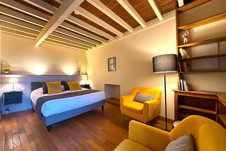 Location de vacances pour 2 personnes, avec terrasse ainsi que piscine et jardin à Montoillot