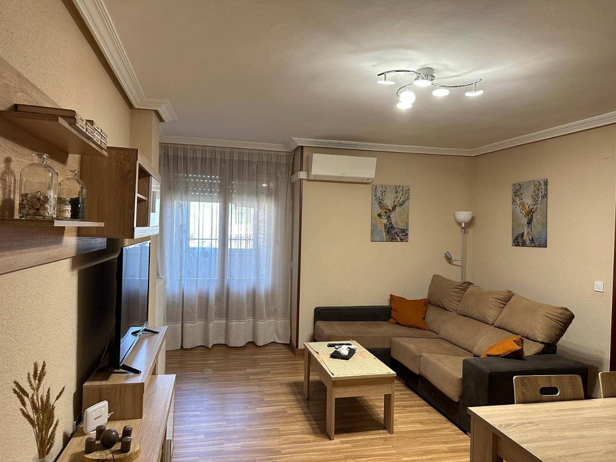 Apartamento entero, Three-Bedroom Apartment in Medina del Campo, Provincia de Valladolid