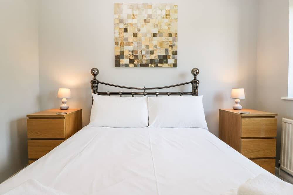 16 Mythern Meadow, pet friendly, with a garden in Bradford-On-Avon in Bradford on Avon, Wiltshire