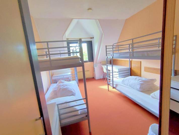Hôtel pour 4 personnes, avec Terrasse ainsi que Jardin et Vue