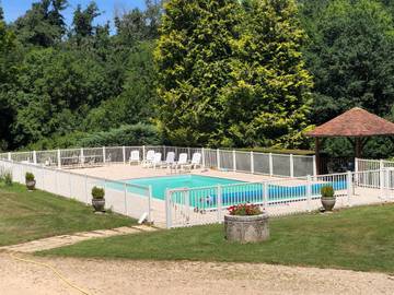 Location de vacances pour 9 personnes, avec piscine et terrasse dans Lac de Pont
