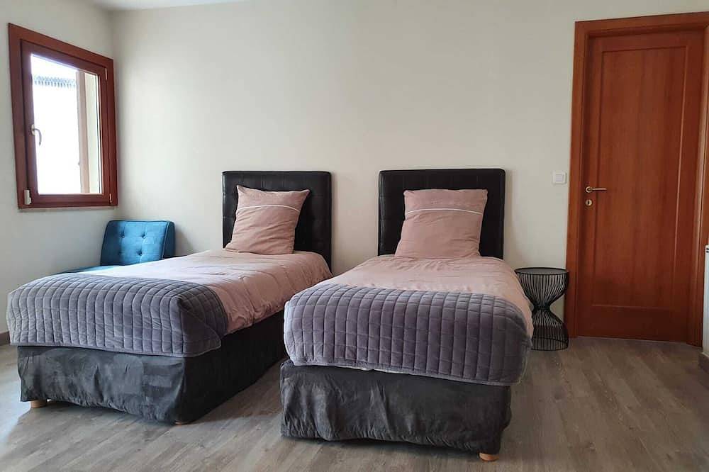 Eden Cap: A delightful villa lodges 11 adults just one km away from  Monte Carlo in Beausoleil, Nizza Region
