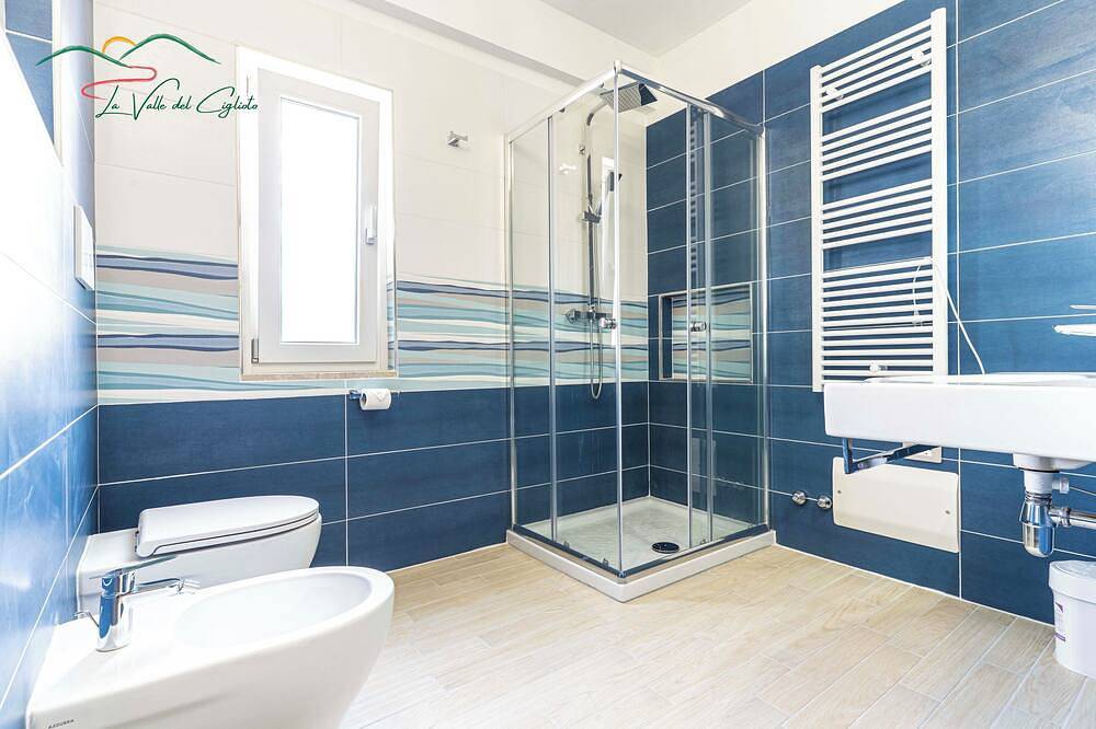 Apartamento entero, Double Room with Private Bathroom - Room Rentals in Licusati (Sa) in Camerota, Cilento