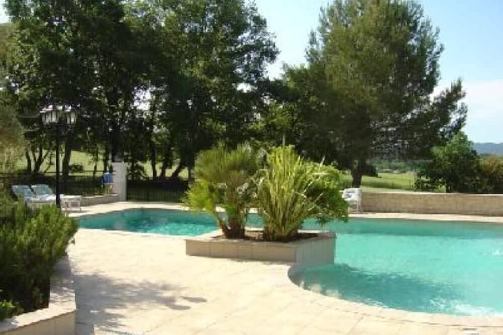 Bonita Casa con jardín in Lauris, Parque natural regional del Luberon