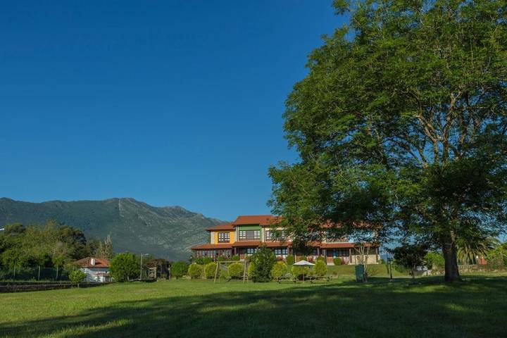 Casa rural para 4 personas, con Terraza además de Jardín y Vistas en Llanes