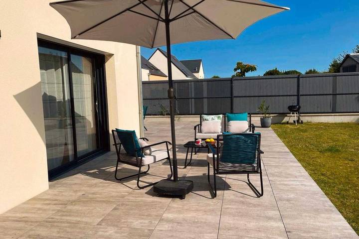 Maison de vacances pour 8 personnes, avec terrasse ainsi que jardin et jacuzzi à Saint-Coulomb