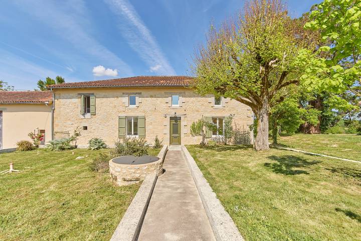 Location de vacances pour 8 personnes, avec Terrasse et Jardin à Mauvezin-sur-Gupie