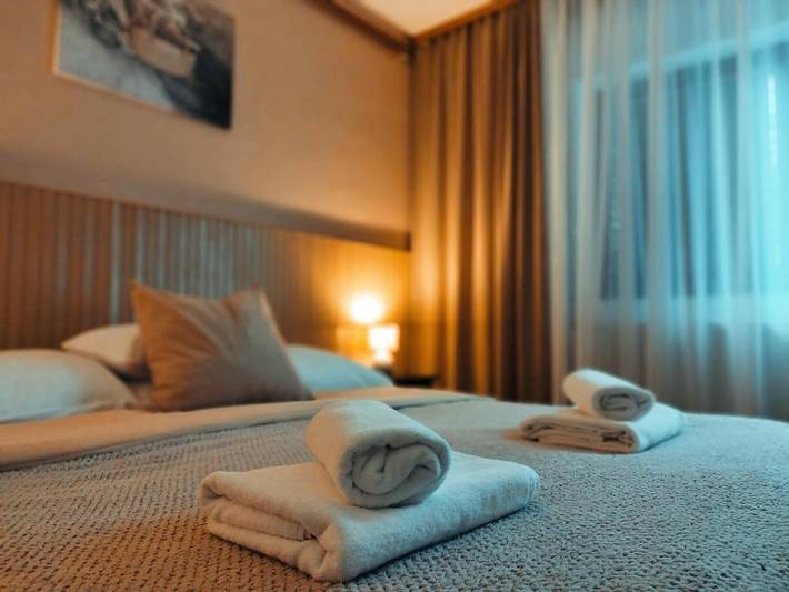 Ferienwohnung für 3 Personen, mit Balkon und Terrasse sowie Garten und Ausblick
