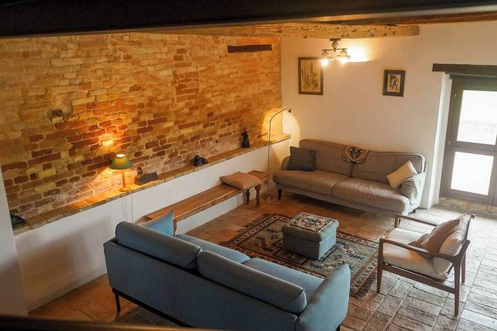 Splendida casa colonica restaurata, bagno privato, ogni comodità, grande piscina in Montegiorgio, Provincia di Fermo