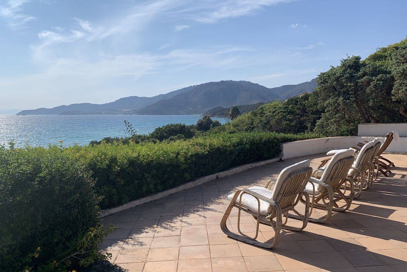 Villa Blu - con vista e accesso privato sul mare in Notteri, Villasimius