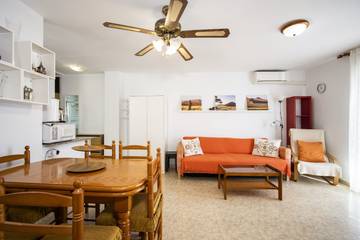 Apartment for 5 People in Torrevieja Centre, Torrevieja, Photo 2