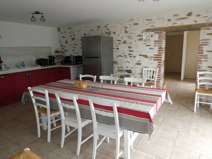 Maison rénovée en pleine campagne avec terrain, terrasse et équipements familiaux in La Roche-sur-Yon, Vallée de la Loire