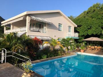 Gîte pour 2 personnes, avec vue ainsi que jardin et piscine dans Anse Caffard