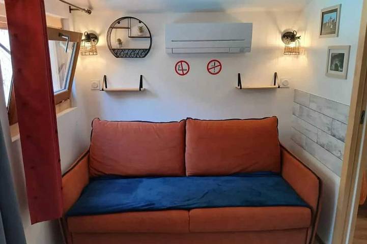 Gîte pour 2 personnes, avec jardin à Mercuer