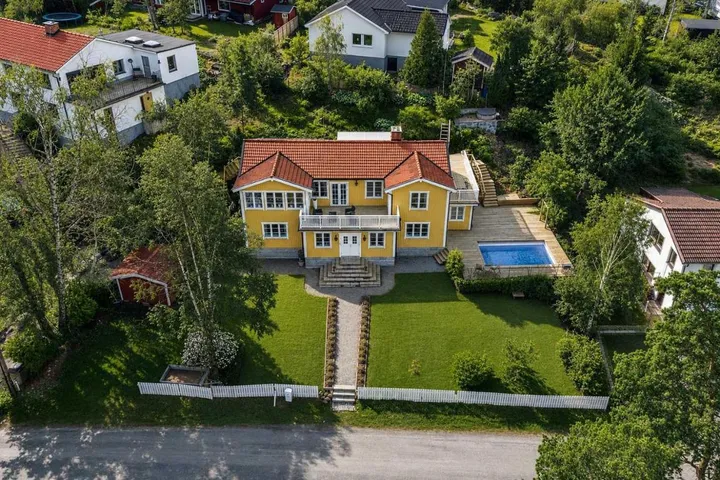 Villa für 8 Personen, mit Sauna und Garten sowie Whirlpool und Pool - 1