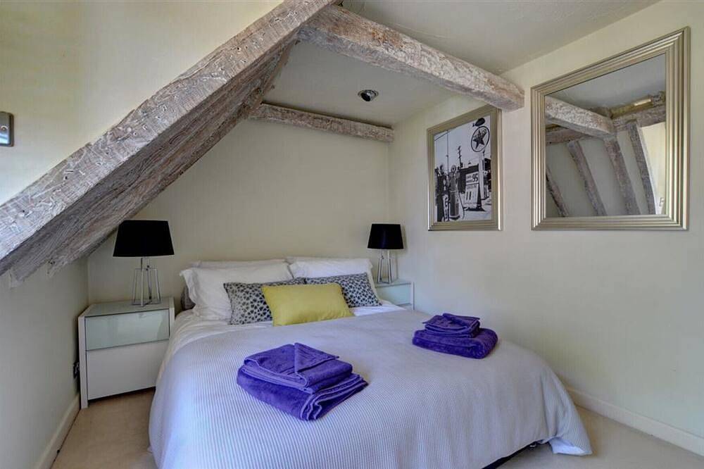 3 Stable Mews - Two Bedroom House, Sleeps 4 in Royal Tunbridge Wells, Kent
