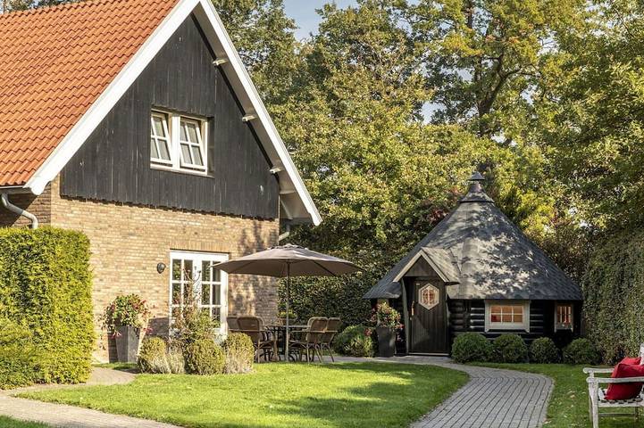 Ferienhaus für 16 Personen, mit Garten und Pool - 1