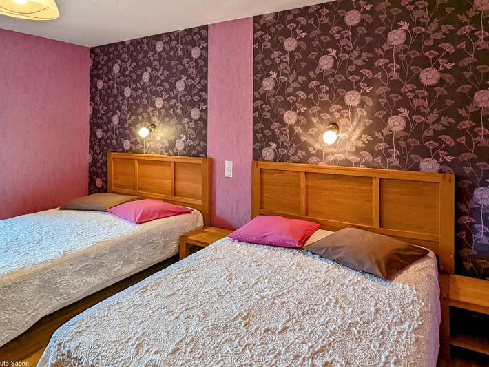 Gîte pour 6 personnes, avec jardin à Saint-Bresson - 3