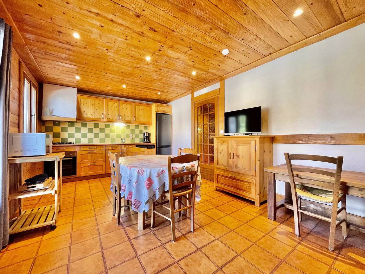Apartamento entero, Encantador apartamento en el corazón del pueblo y pie de las pistas in Crest-Voland, Albertville region