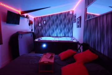 Gîte pour 2 personnes, avec jacuzzi à Carvin