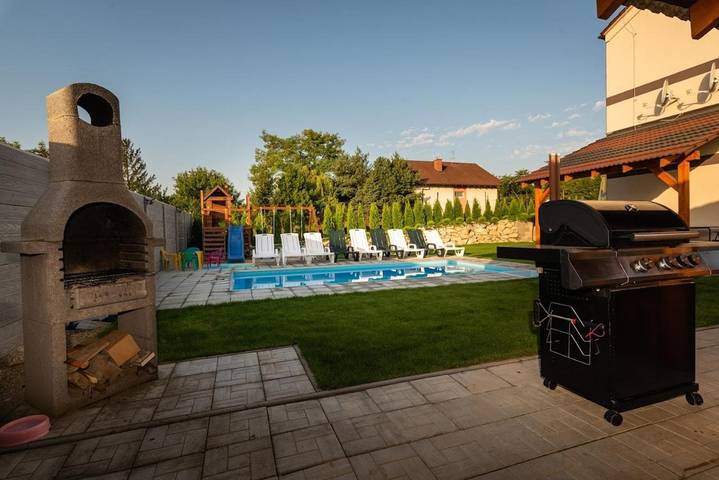 Appart’hôtel pour 2 personnes, avec jardin et piscine ainsi que sauna et jacuzzi
