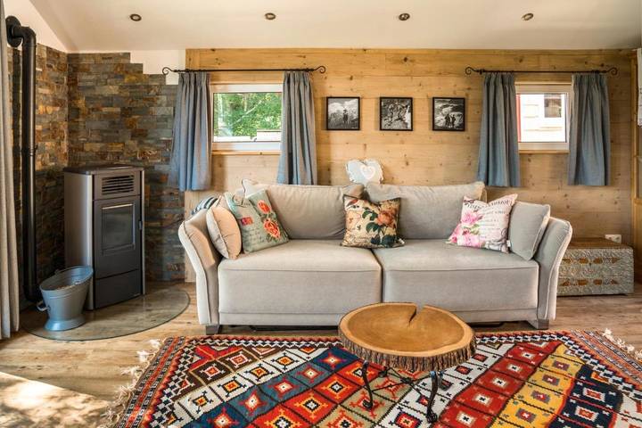 Lodge für 3 Personen, mit Sauna und Whirlpool sowie Garten in Tirol - 2