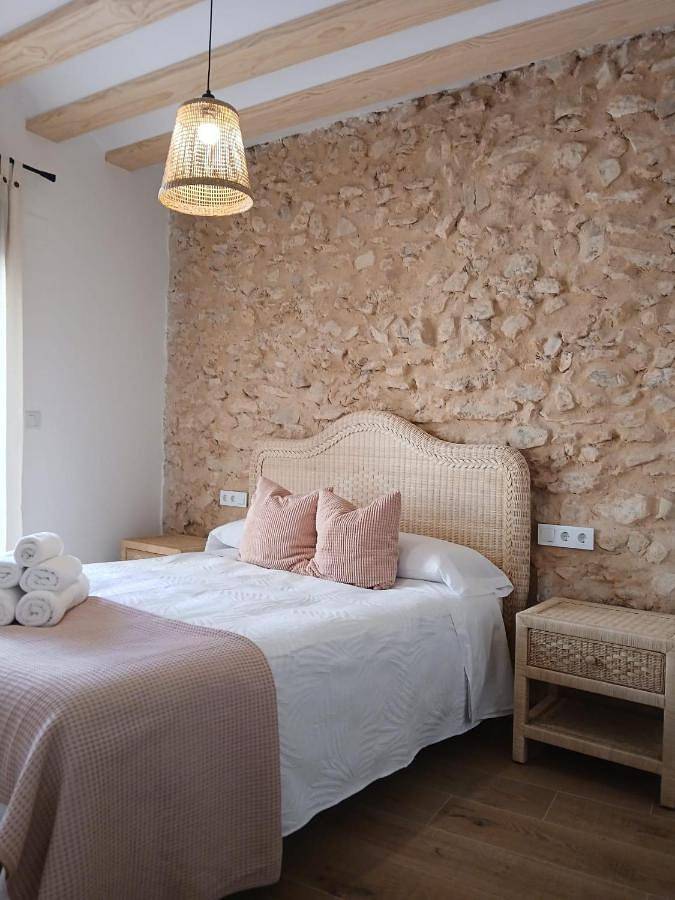 Aparthotel para 2 personas, con vistas y terraza, Se admiten mascotas en Requena-Utiel