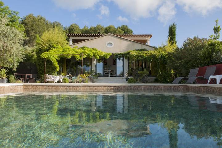 Location de vacances pour 8 personnes, avec piscine et jardin, adapté aux familles à Lauris - 2