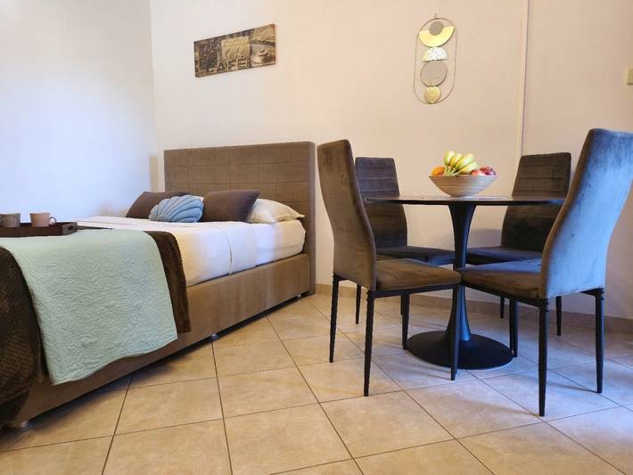 Gîte pour 4 personnes, avec balcon à Nin - 2