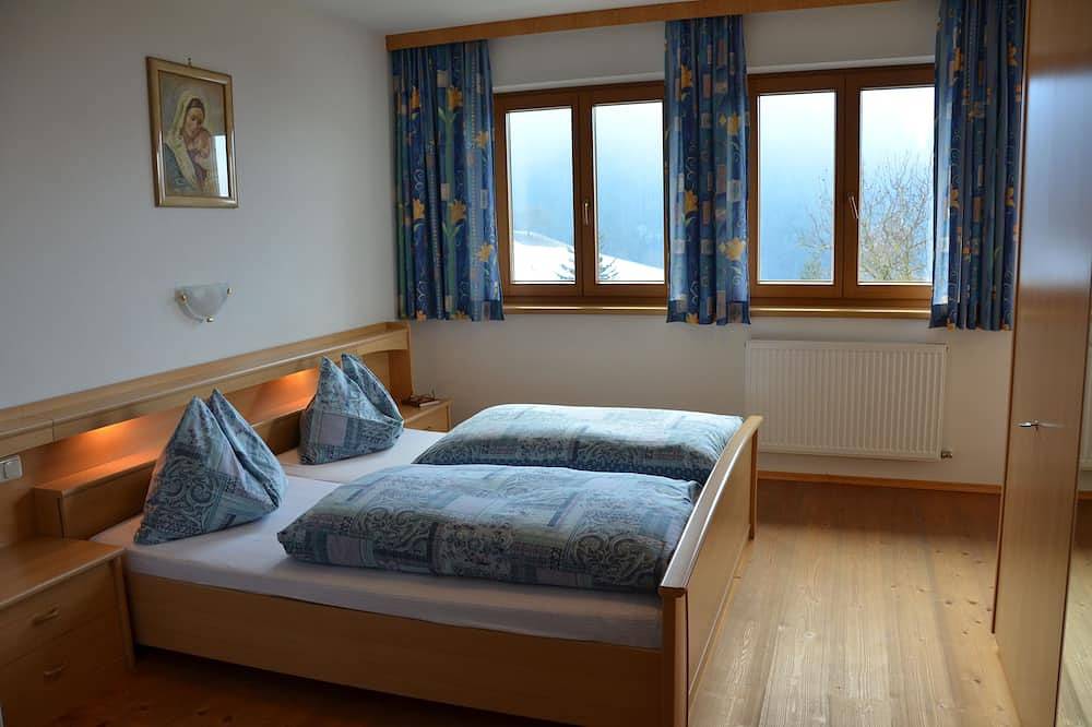 Ganze Wohnung, Gemütliche Ferienwohnung in ruhiger Lage mit herrlicher Aussicht über das Inntal in Brixlegg, Kaisergebirge