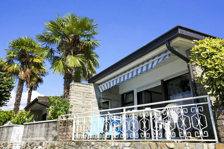 Ferienhaus für 5 Personen, mit Terrasse und Seeblick sowie Ausblick