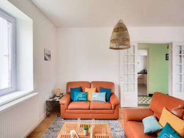 Gîte pour 6 personnes, avec jardin, adapté aux familles à Plonéour-Lanvern