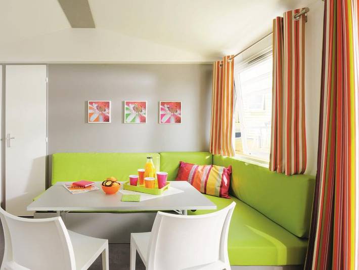 Flower Camping Les Ilates - Mobilhome 4 personnes - Mobil-Home Confort 27,5m² (2 chambres) + Tv + terrasse semi-couverte | 4 personnes in Loix, Île de Ré