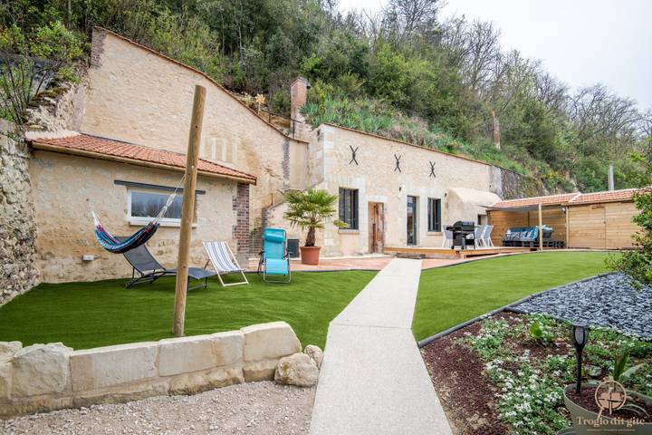 Gîte pour 6 personnes, avec jacuzzi ainsi que jardin et terrasse