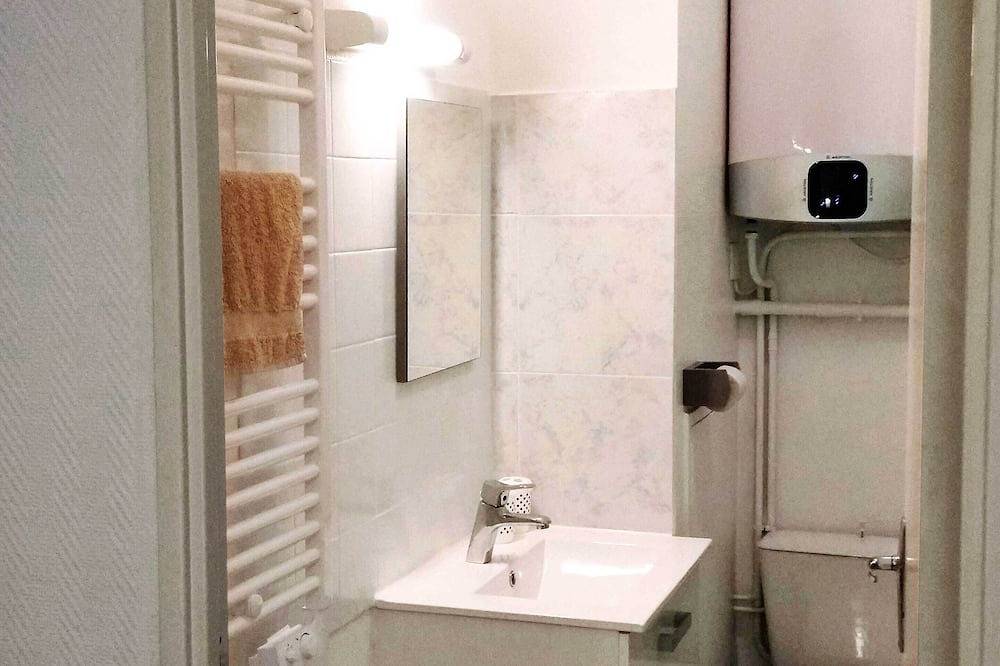 Appartement entier, Bright studio 13 near the thermal baths - Classified 2* in Rochefort, Région de Rochefort