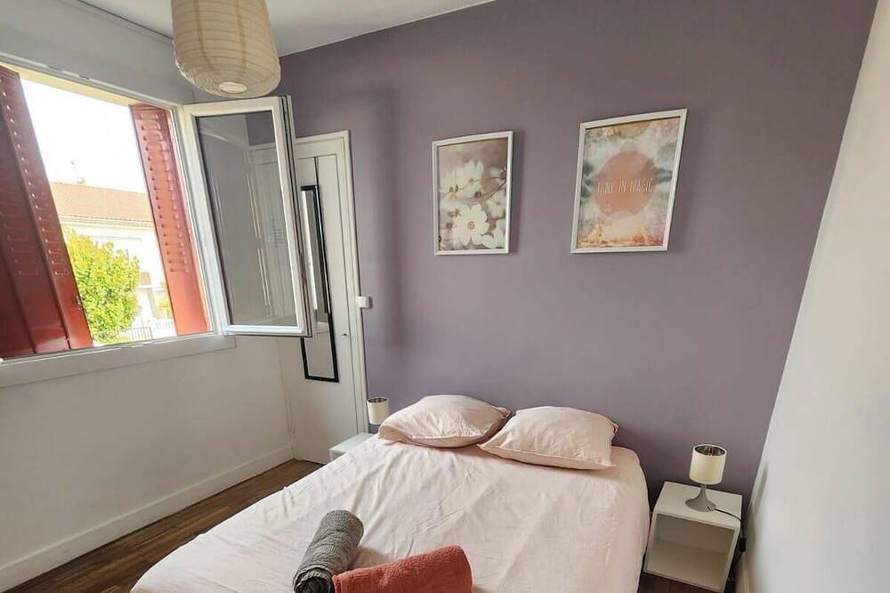 Cosy accommodation and small garden in the heart of Oradour in Oradour-sur-Glane, Rochechouart und Umgebung