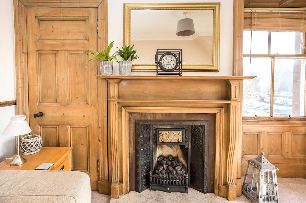Entire apartment, Charming and comfortable apartment, centrally located with easy parking access.  Sleeps 4 in North Berwick, Edinburgh and Lothian