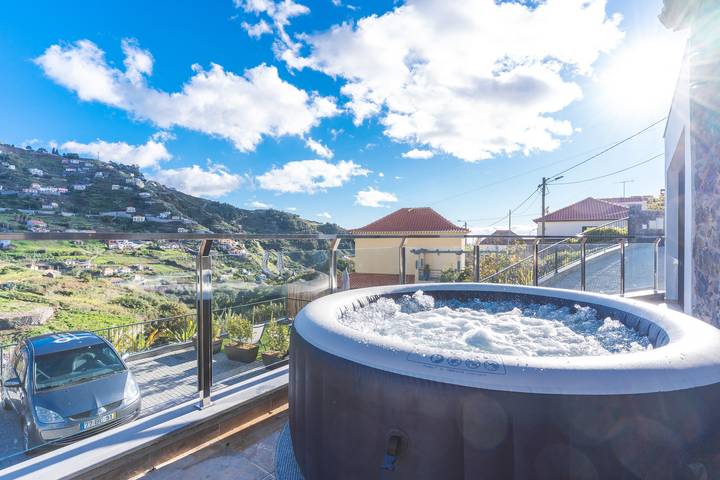 Gîte pour 6 personnes, avec balcon dans Campanário