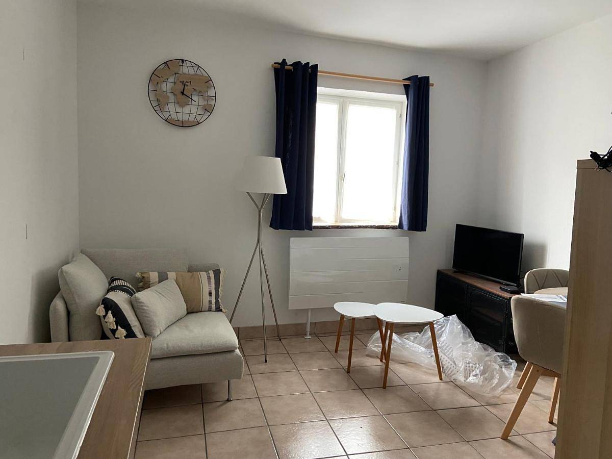 Appartement entier, One-Bedroom Apartment in Saint-Laurent-Nouan, Sologne