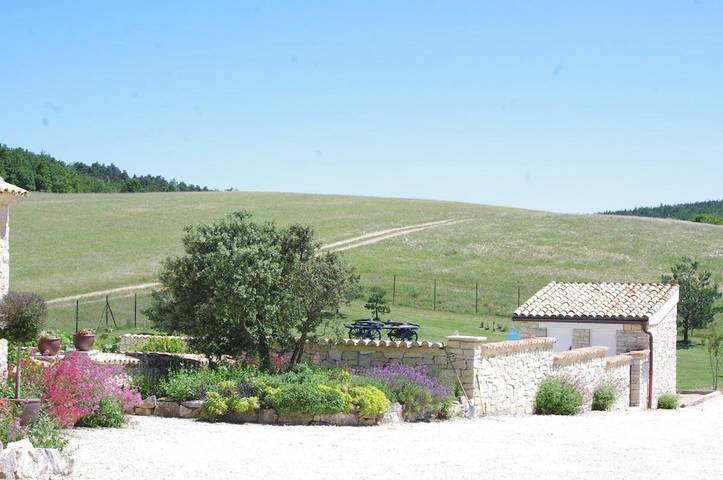 Gîte pour 7 personnes, avec piscine ainsi que vue et jardin, animaux acceptés à Redortiers - 2