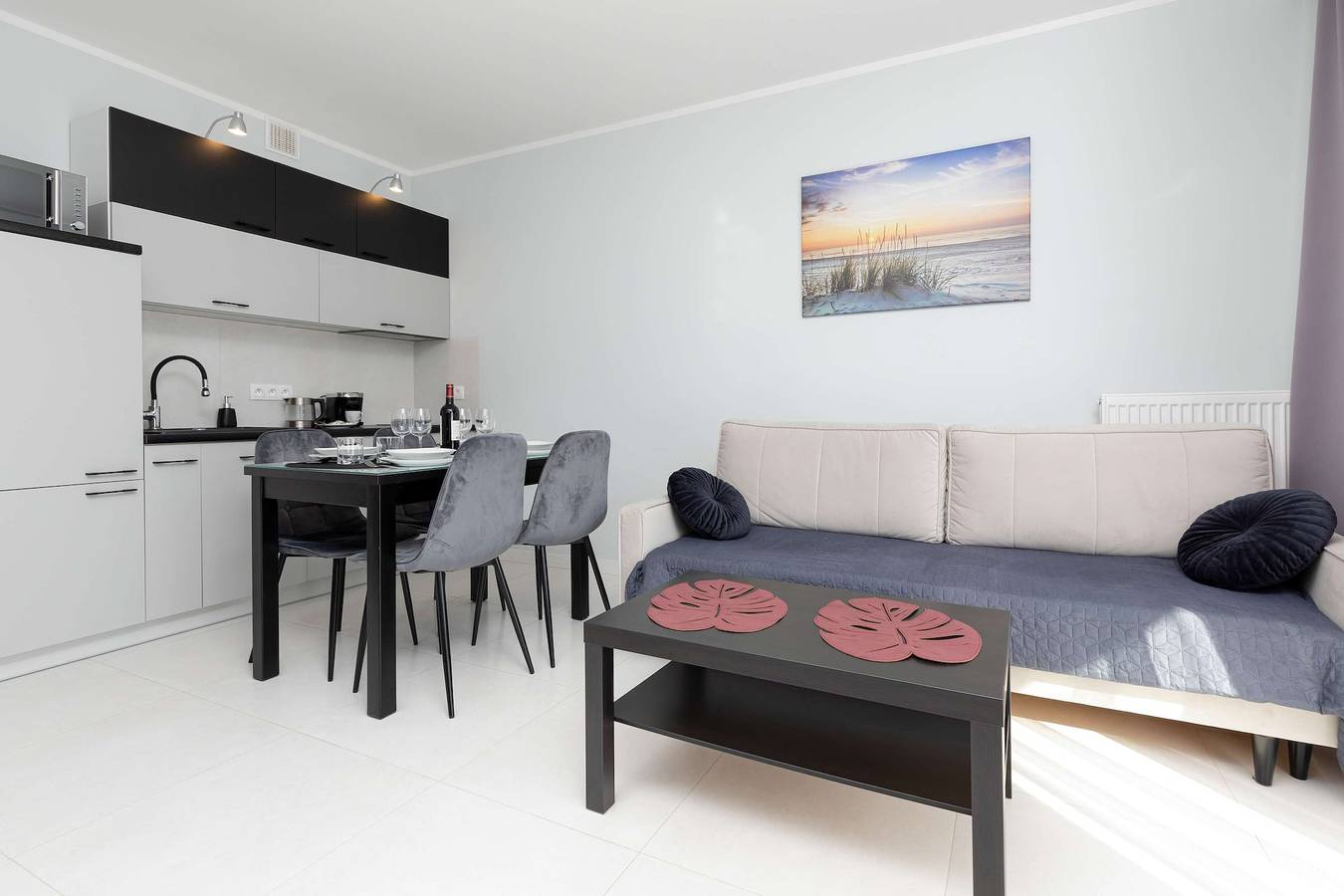 Geheel appartement, Spacious Apartment | Balcony | Private Parking in Darłówko, Darłowo