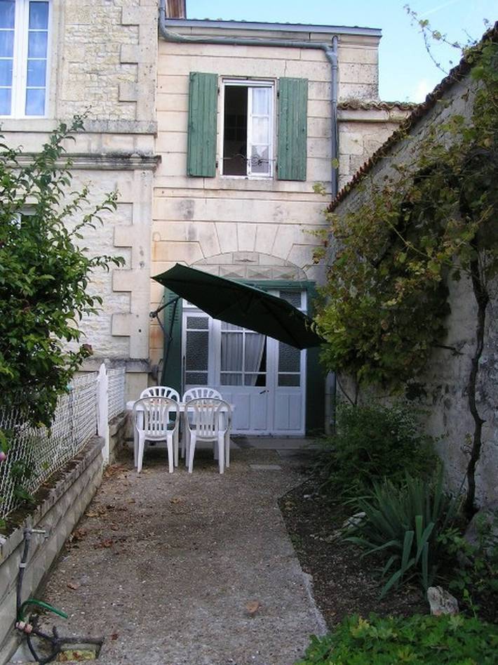 Location de vacances pour 4 personnes, avec terrasse et jardin à Dœuil-sur-le-Mignon - 2