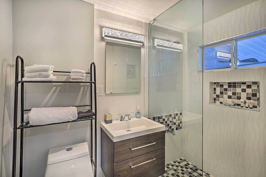 Casita, Fire Pit! Palm Springs Home Near Festivals in Palm Springs, Coachella Valley