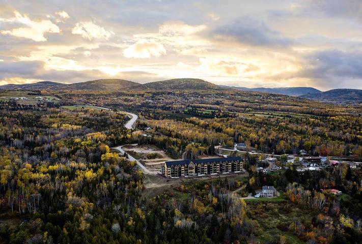Gîte pour 5 personnes, avec vue sur le lac et terrasse ainsi que piscine et vue dans Baie-Saint-Paul - 3
