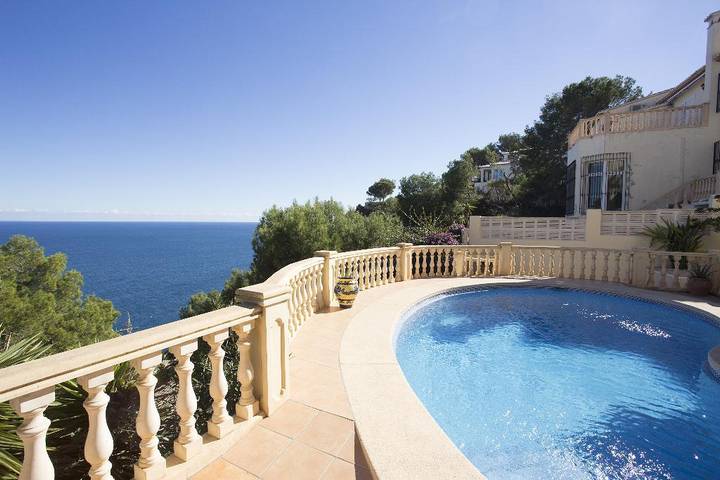 Chalet para 4 personas, con piscina además de jardín y terraza, Familias con niños en Jávea
